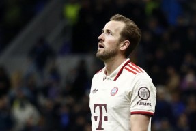 开云棋牌入门指南凯恩回归赛场，惊险取胜首场状态亮眼，切尔西观众沸腾！的简单介绍