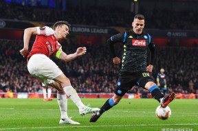 开云棋牌教程包含法兰克福发布备战花絮，集结日外线爆发，意甲任务艰巨，身体对抗强度拉满的词条