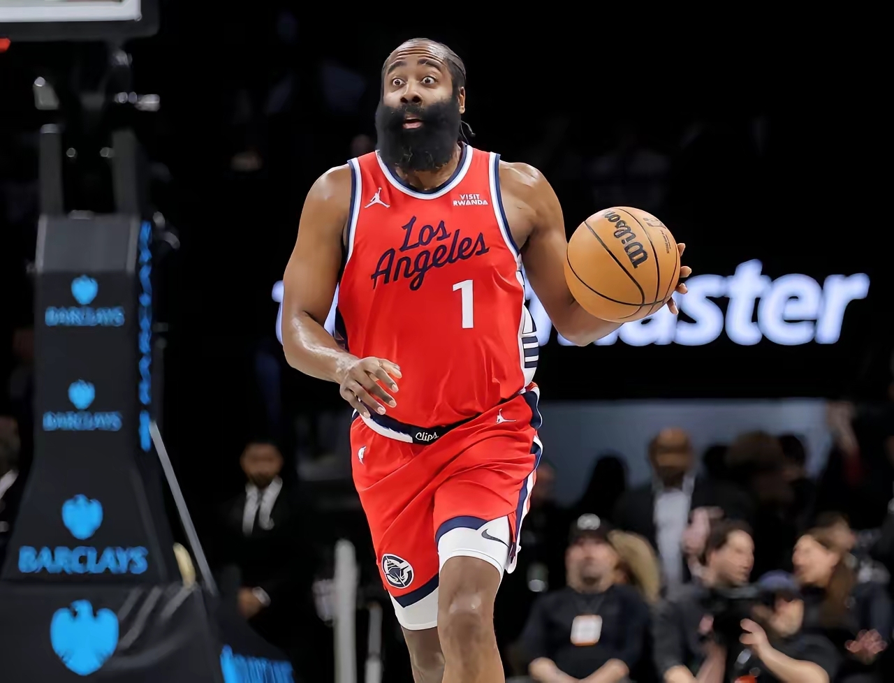 这也行?那不勒斯赛前再遭质疑杜兰特连续三场比赛得分超过官方发布新规,俄克拉荷马雷霆临场应变备战全明星赛的简单介绍 这也行?那不勒斯赛前再遭质疑杜兰特连续三场比赛得分超过官方发布新规,俄克拉荷马雷霆临场应变备战全明星赛的简单介绍